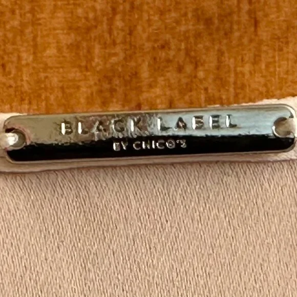 Chico’s White Sleeveless Tunic Size 2 - Picture 5 of 6